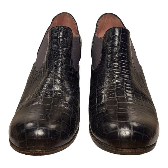 Black Croc-Embossed Women's Heels - Picture 2 of 7